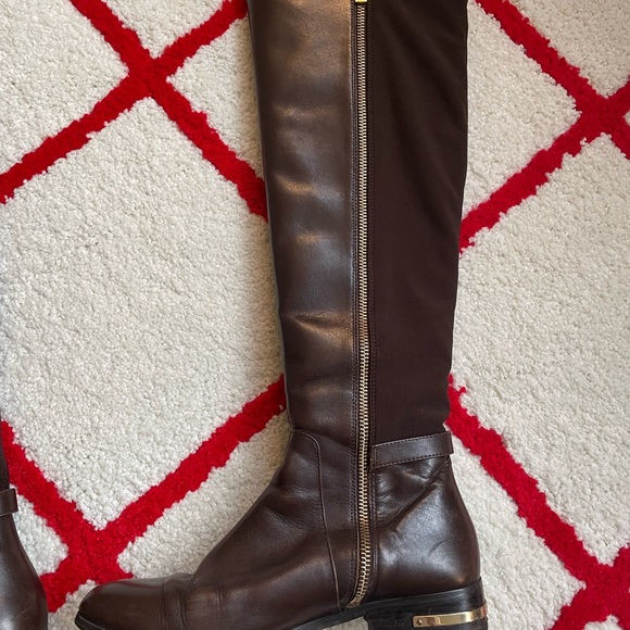 gently worn, beautiful mk boots. - Picture 3 of 6